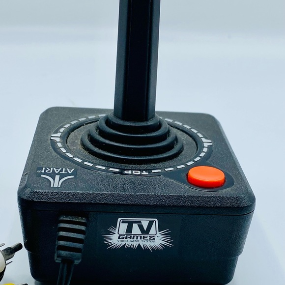 Jakks Pacific Atari Plug and Play 10 Games in 1 TV Game 2002 - Picture 4 of 6